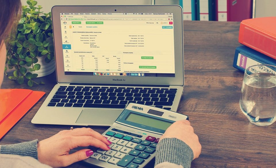 10 Reasons to Do Your Own Bookkeeping